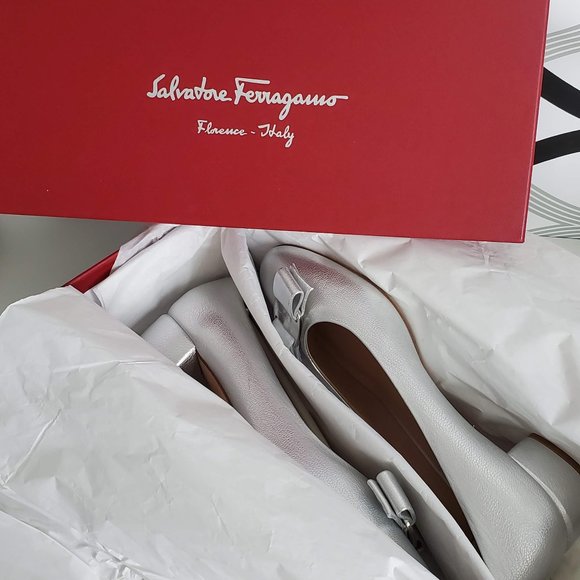 Classy Metallic Leather Kitten Heel Flats - Picture 10 of 10